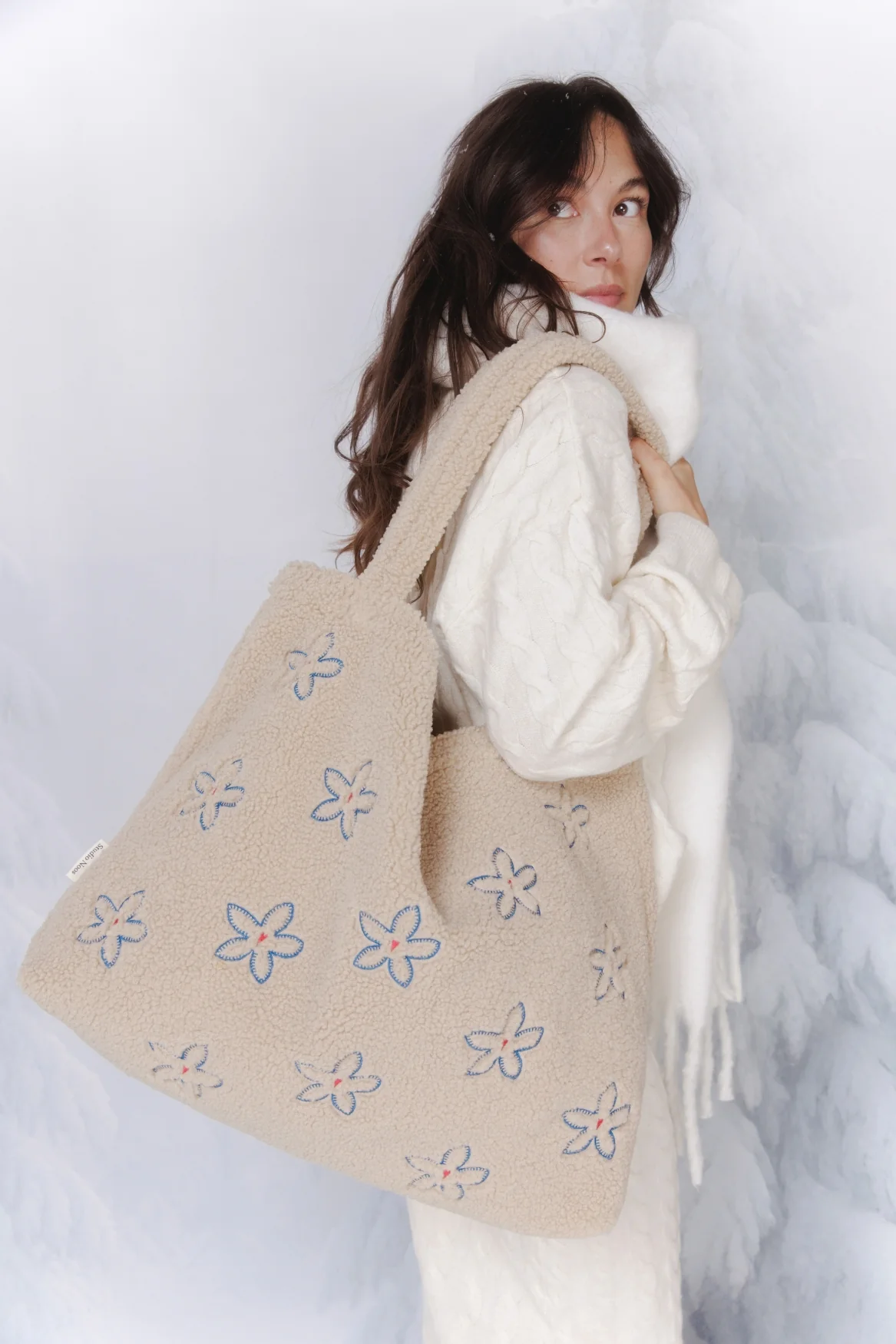 Teddy Mom Bag | Ecru Flower Heart - Image 2